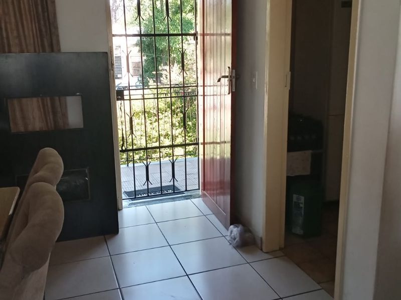 Apartment For Sale In Randburg - Photo 7