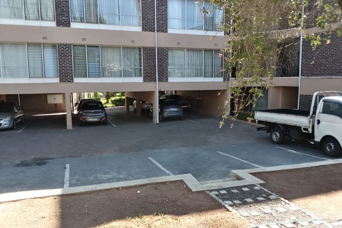 Apartment For Sale In Randburg - Photo 2