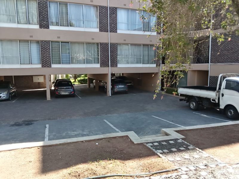 Apartment For Sale In Randburg - Photo 2