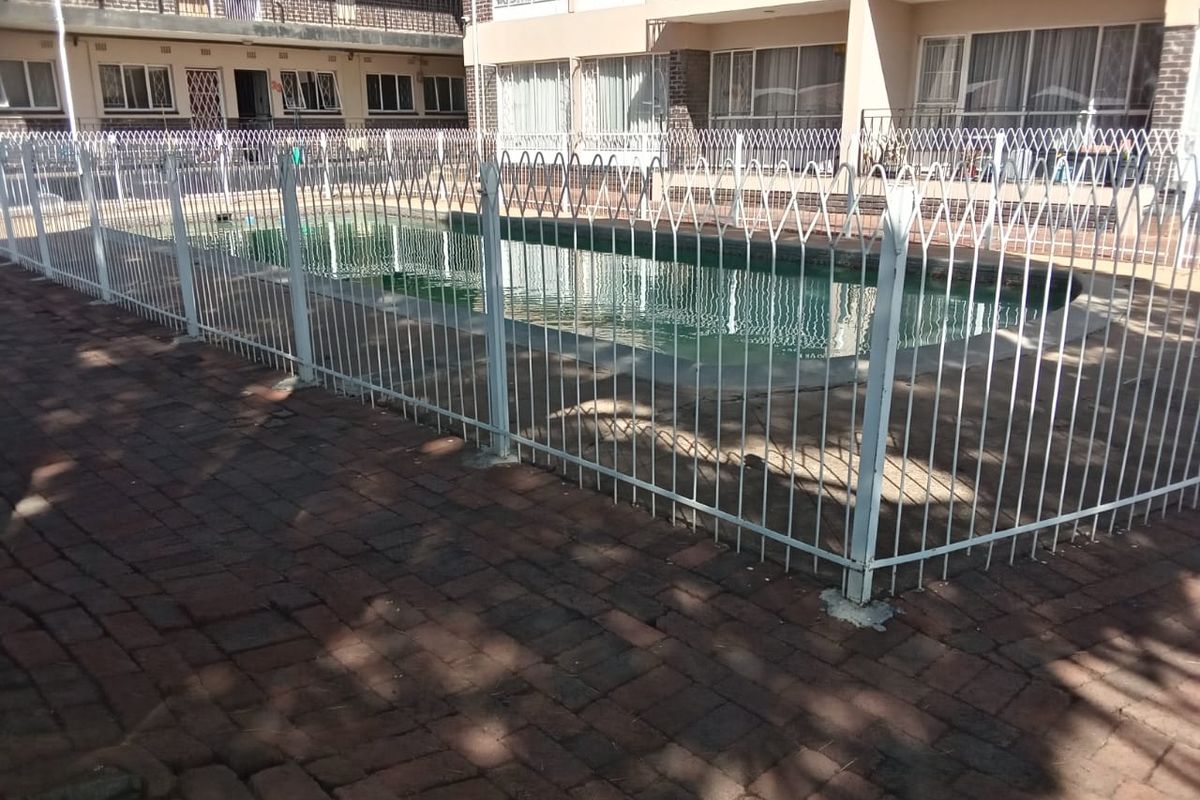 Apartment For Sale In Randburg - Photo 4