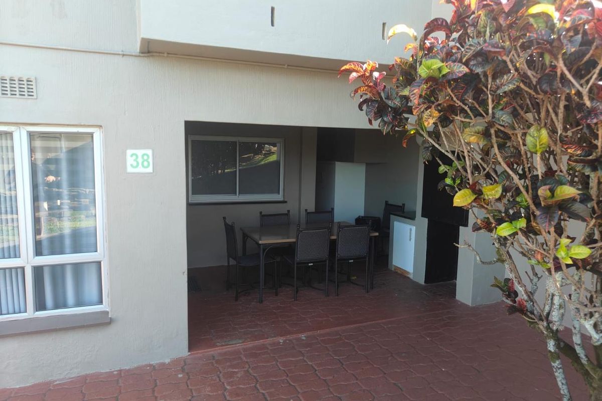 Chic 2 - Bedroom Apartment with Partial Sea Views- Ideal for Airbnb - Photo 3