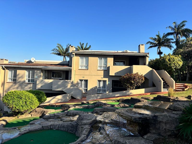 Chic 2 - Bedroom Apartment with Partial Sea Views- Ideal for Airbnb - Photo 2