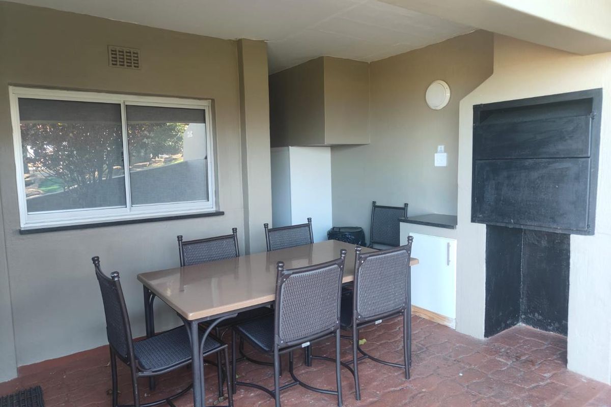 Chic 2 - Bedroom Apartment with Partial Sea Views- Ideal for Airbnb - Photo 5