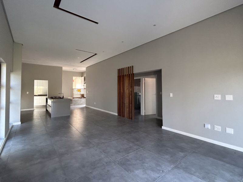 Palm Oasis – Contemporary Living in Palm Lakes Estate - Photo 10