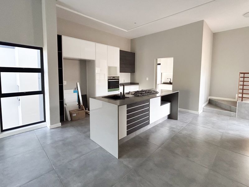 Palm Oasis – Contemporary Living in Palm Lakes Estate - Photo 6