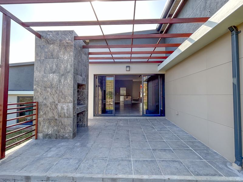 Palm Oasis – Contemporary Living in Palm Lakes Estate - Photo 3