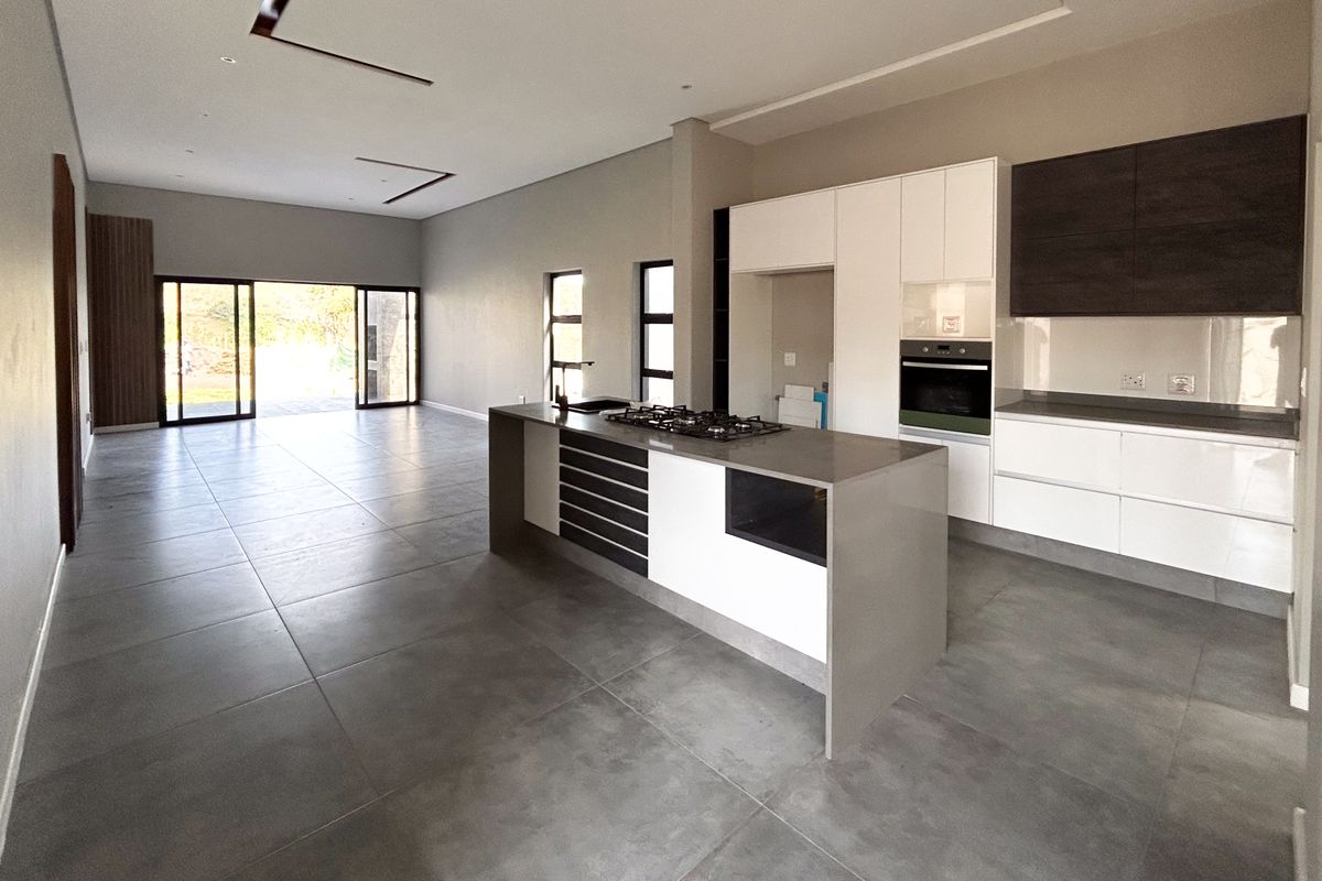 Palm Oasis – Contemporary Living in Palm Lakes Estate - Photo 4