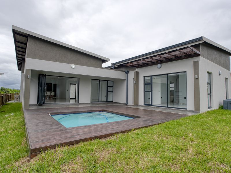 Elegant 3-Bedroom Home with Pool in Prestigious Palm Lakes Estate - Photo 2