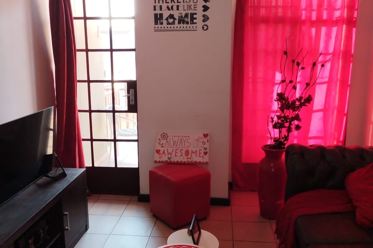 Apartment For Sale In Witbank - Photo 2