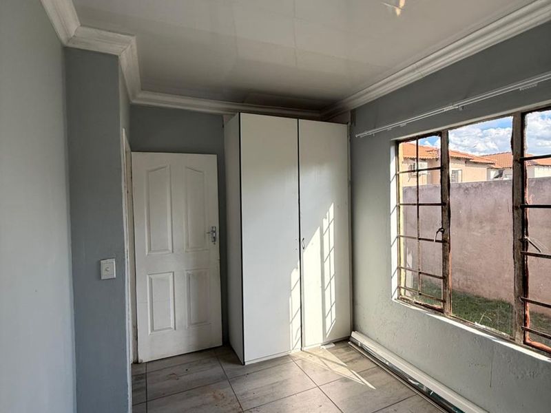 House Pending Sale In Witbank - Photo 10