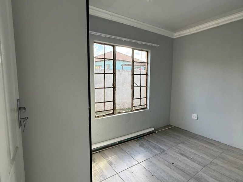 House Pending Sale In Witbank - Photo 9