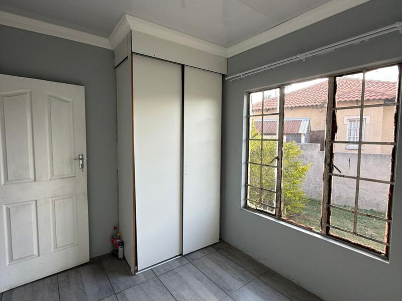 House Pending Sale In Witbank - Photo 8