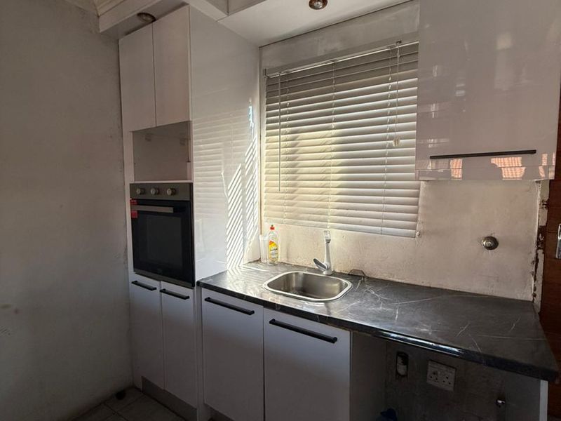 House Pending Sale In Witbank - Photo 3