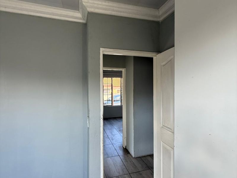 House Pending Sale In Witbank - Photo 7