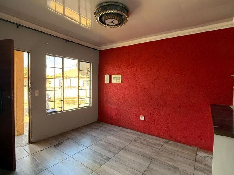 House Pending Sale In Witbank - Photo 6