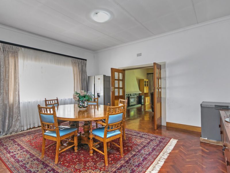 SPACIOUS FAMILY HOME. PERFECTLY POSIONED WITHIN A QUIET BOOMED OFF ENCLOSURE BORDER OF WAVERLEY!!!! - Photo 10