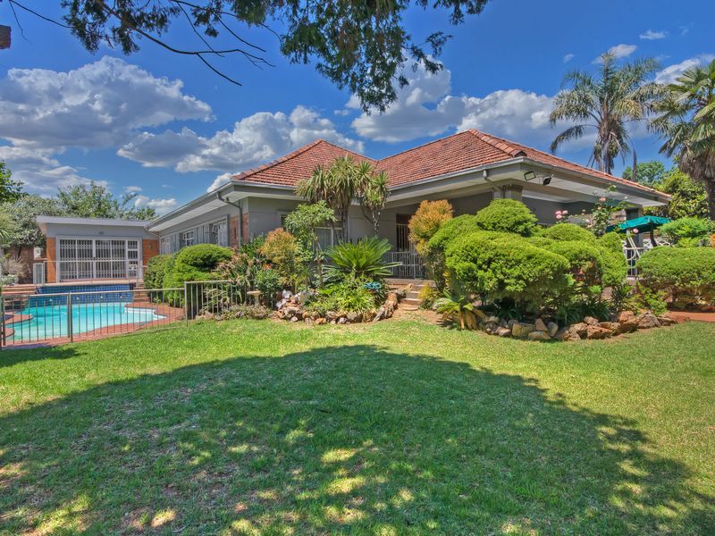SPACIOUS FAMILY HOME. PERFECTLY POSIONED WITHIN A QUIET BOOMED OFF ENCLOSURE BORDER OF WAVERLEY!!!! - Photo 3