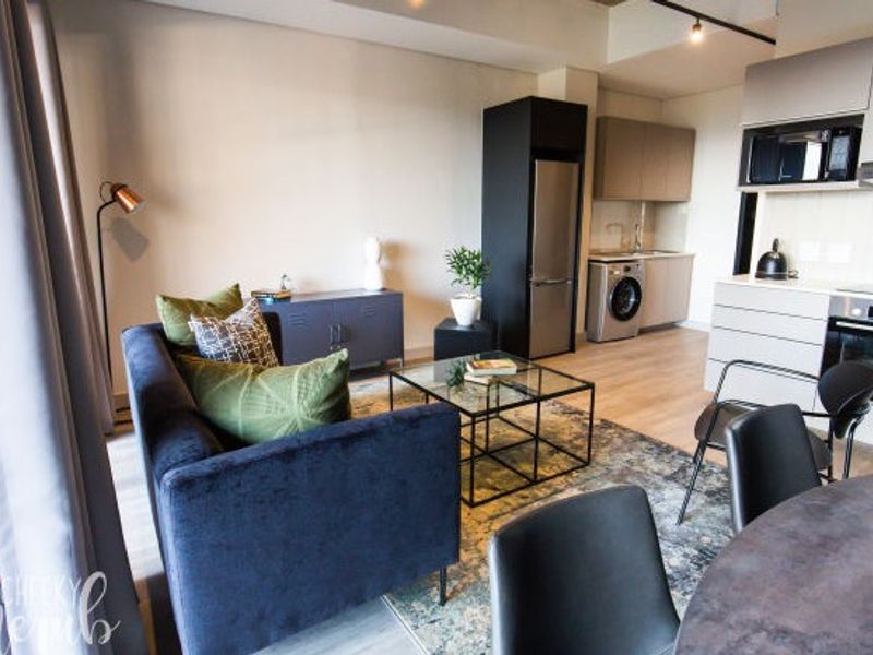 Modern Comfort Meets City Convenience – 1-Bedroom Apartment at The Lineal, Sandton - Photo 4