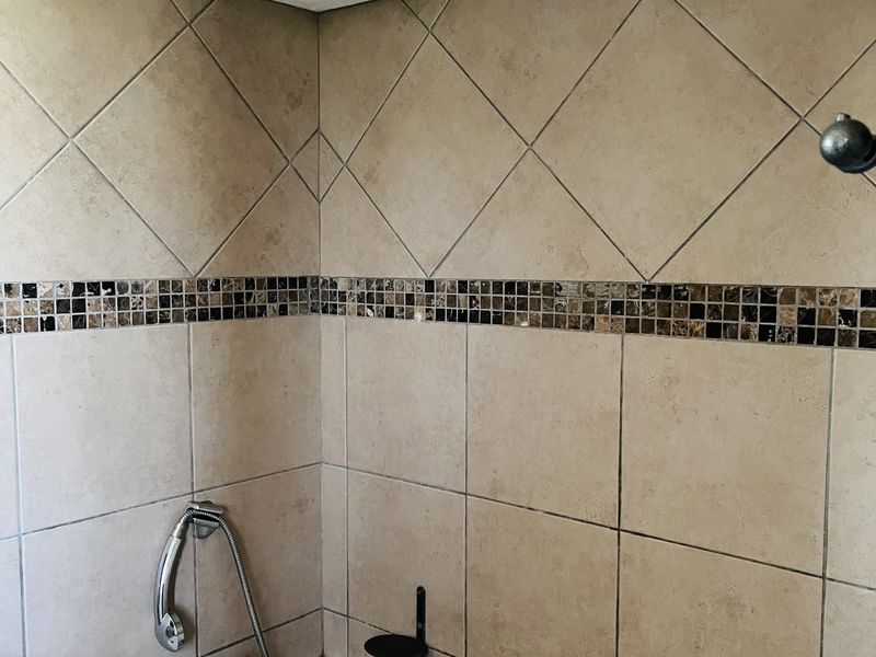 Apartment For Sale In Witbank - Photo 8