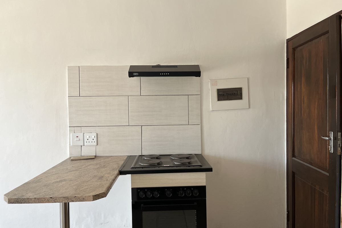 Apartment For Sale In Witbank - Photo 2