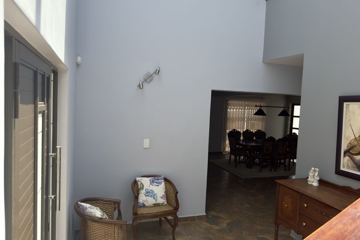 Modern Coastal Family Home with Pool, Inverter & Stylish Finishes in Dwarskersbos. - Photo 2