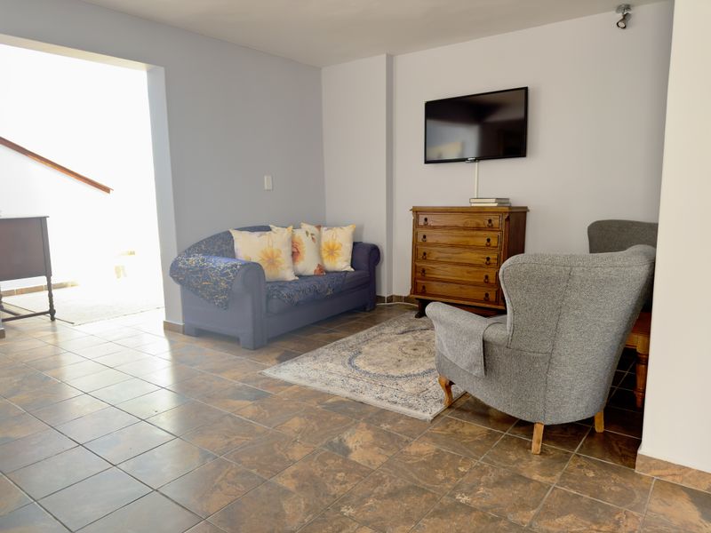 Modern Coastal Family Home with Pool, Inverter & Stylish Finishes in Dwarskersbos. - Photo 9