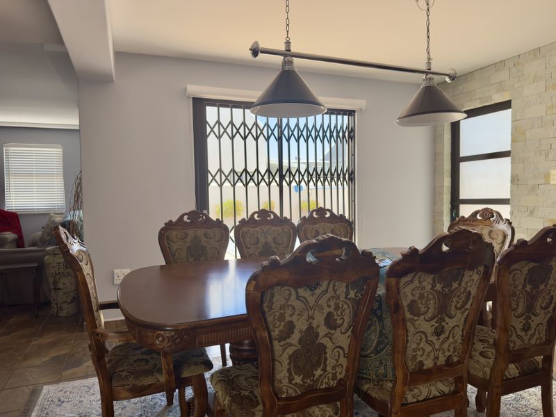 Modern Coastal Family Home with Pool, Inverter & Stylish Finishes in Dwarskersbos. - Photo 8