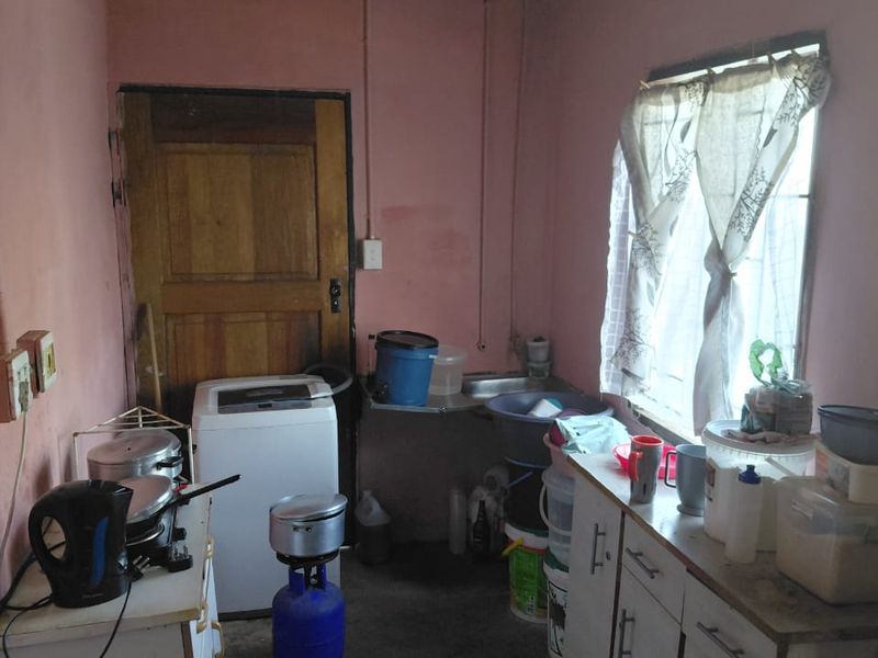 3 Bedroom house with outside rooms - Photo 6