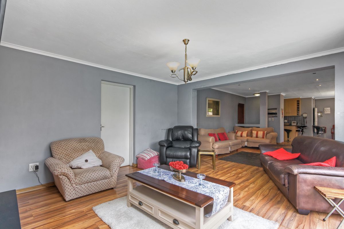 Welcome to this stunning and exceptionally well-maintained 3 Bedroom One Office Home - Photo 4