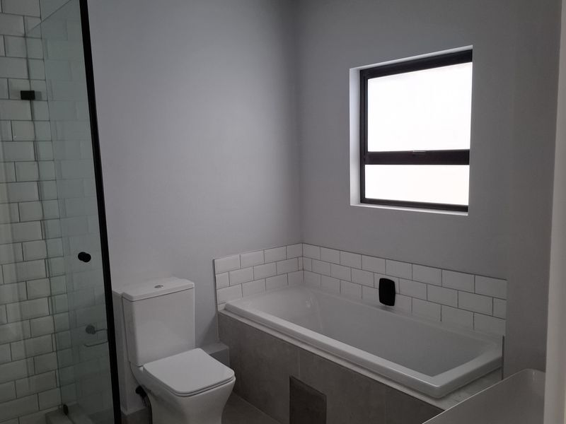 Modern Comfort Meets Contemporary Style – Mea-Né, Rivonia - Photo 10