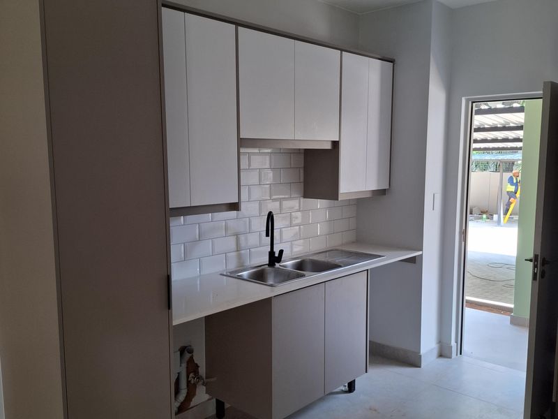 Modern Comfort Meets Contemporary Style – Mea-Né, Rivonia - Photo 5