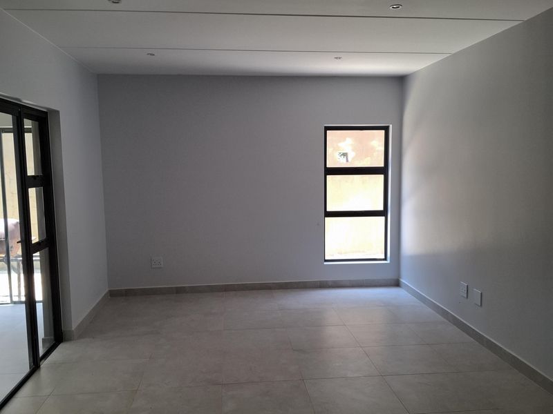 Modern Comfort Meets Contemporary Style – Mea-Né, Rivonia - Photo 2