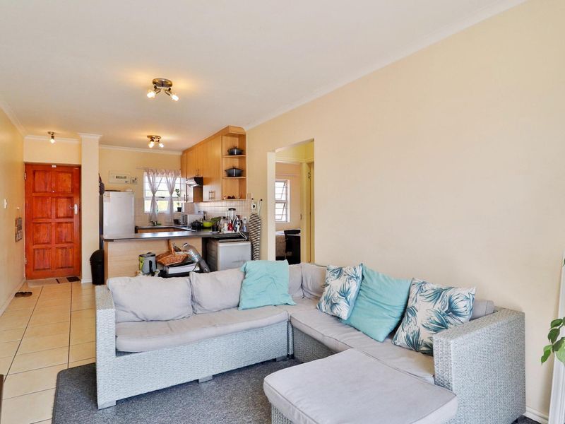 WALMER HEIGHTS 2 BED 1 BATH TOWNHOUSE FOR RENT - Photo 2