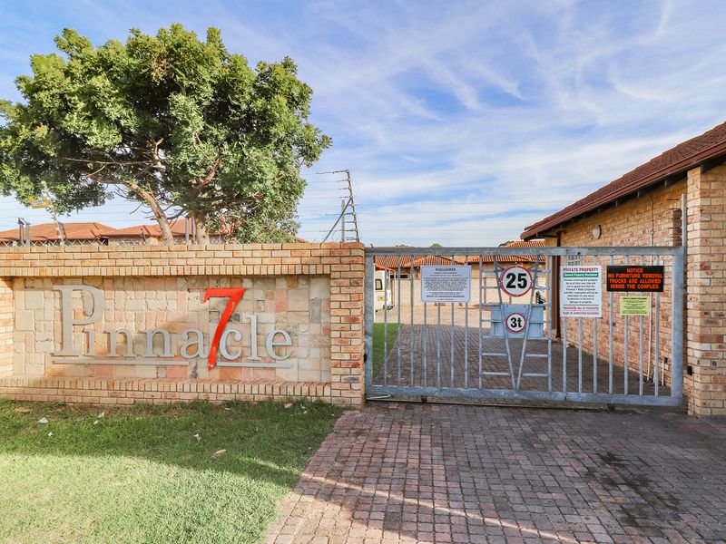 WALMER HEIGHTS 2 BED 1 BATH TOWNHOUSE FOR RENT - Photo 8