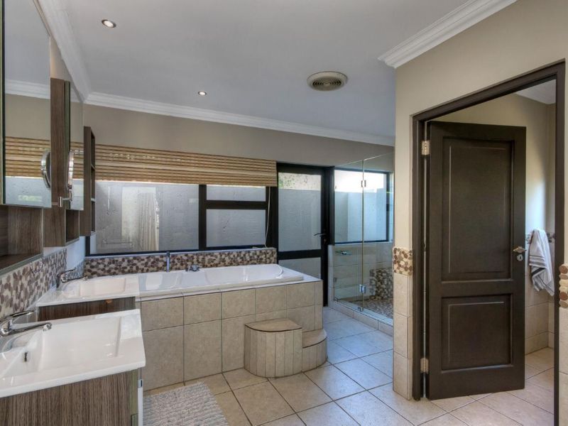 Incredible 3/4 BED FURNISHED CLUSTER - Photo 8