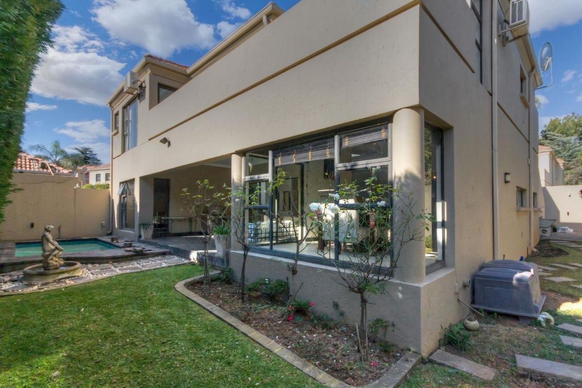 Incredible 3/4 BED FURNISHED CLUSTER - Photo 2