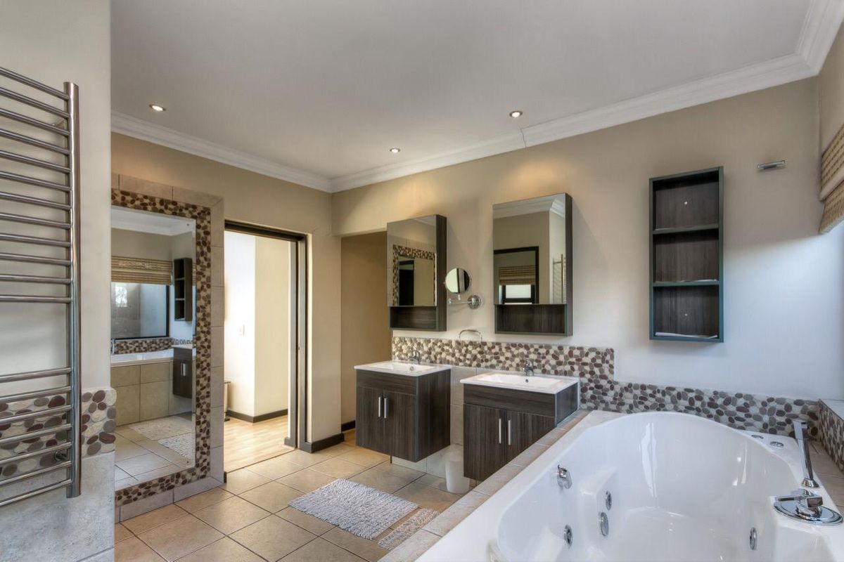 Incredible 3/4 BED FURNISHED CLUSTER - Photo 5