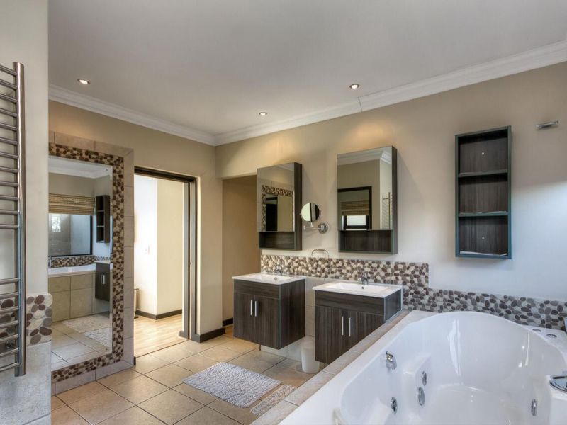 Incredible 3/4 BED FURNISHED CLUSTER - Photo 5