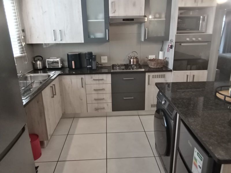 Sectional Title Pending Sale In Randburg - Photo 5