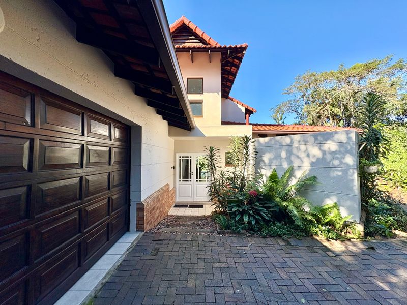 Luxury Coastal Living for Rent in Zimbali Coastal Estate – Golf Cart Included! - Photo 4