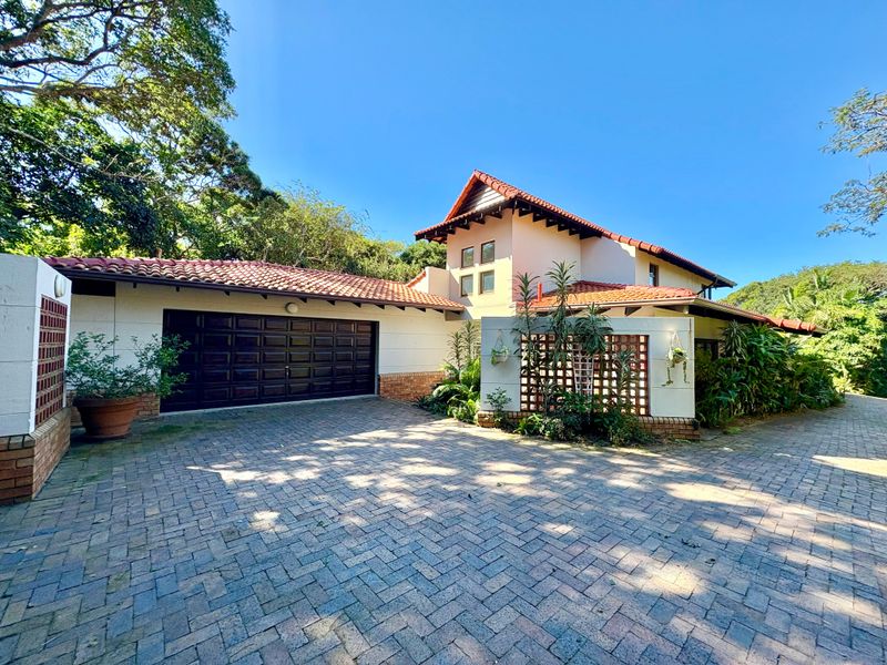Luxury Coastal Living for Rent in Zimbali Coastal Estate – Golf Cart Included! - Photo 2