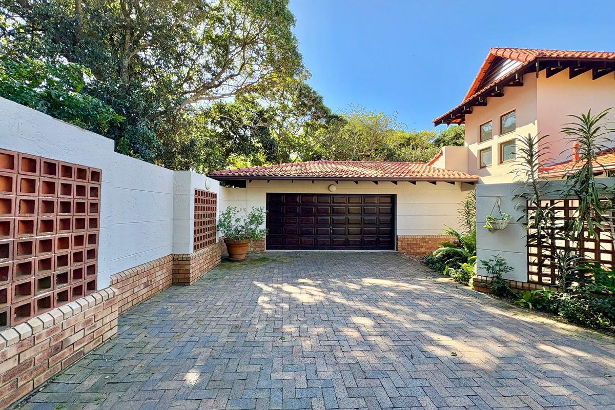 Luxury Coastal Living for Rent in Zimbali Coastal Estate – Golf Cart Included! - Photo 3