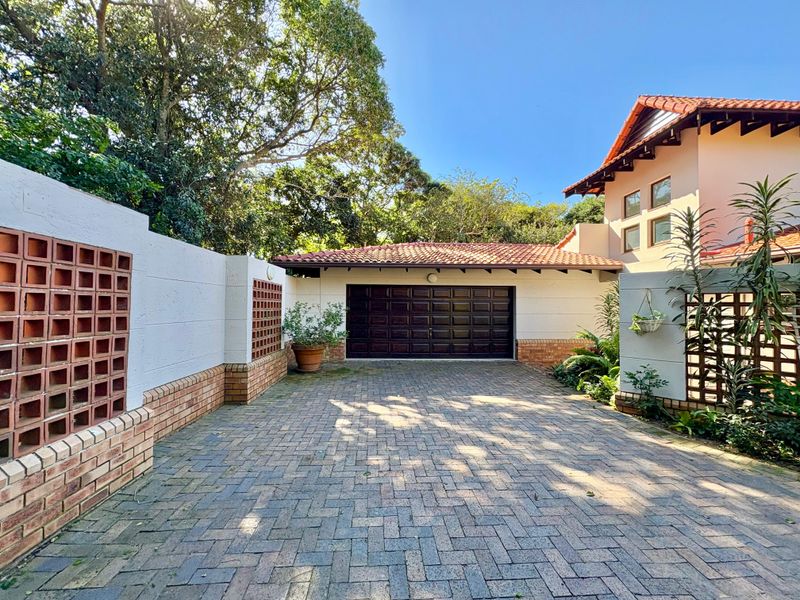 Luxury Coastal Living for Rent in Zimbali Coastal Estate – Golf Cart Included! - Photo 3