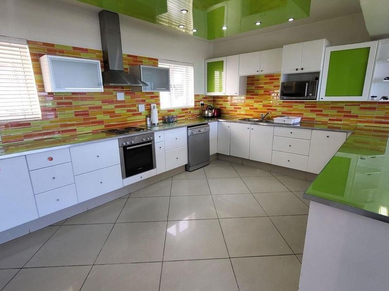 HUMEWOOD 2 BED 2 BATH APARTMENT FOR SALE - Photo 3