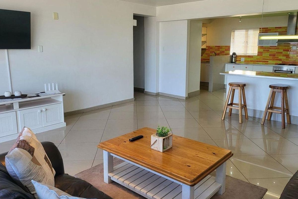 HUMEWOOD 2 BED 2 BATH APARTMENT FOR SALE - Photo 2