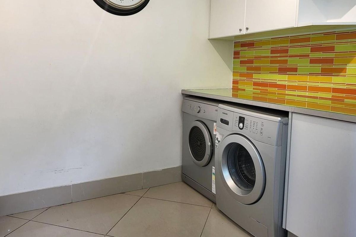 HUMEWOOD 2 BED 2 BATH APARTMENT FOR SALE - Photo 4