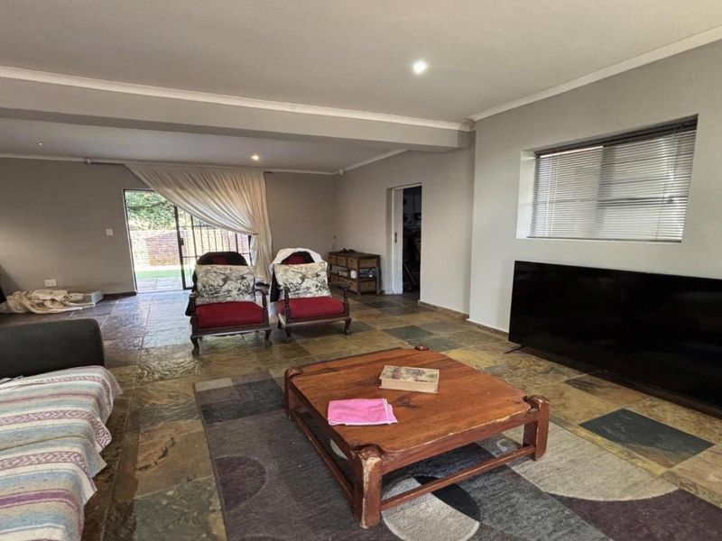 HUMEWOOD 4 BED 2 BATH HOUSE FOR SALE - Photo 5