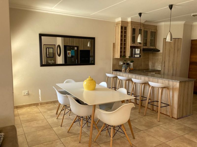 3 Bed House in Equestria - Photo 2