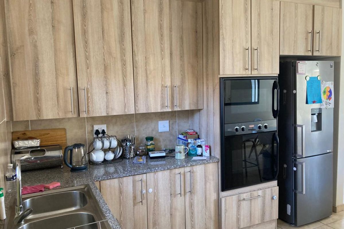 3 Bed House in Equestria - Photo 3