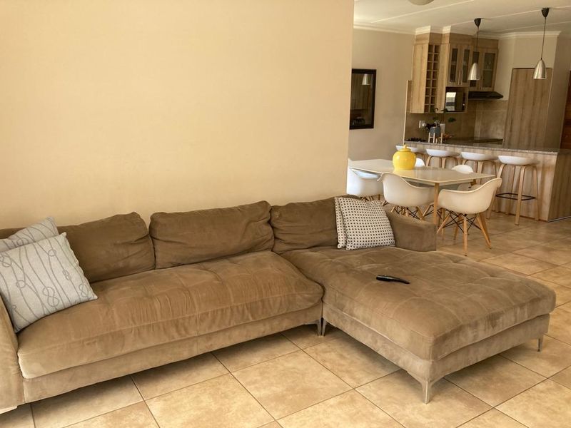 3 Bed House in Equestria - Photo 8